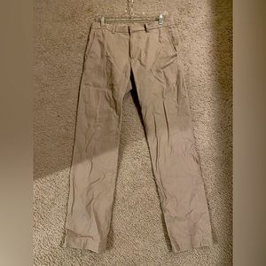 Banana Republic men’s Aiden Chinos 31x32